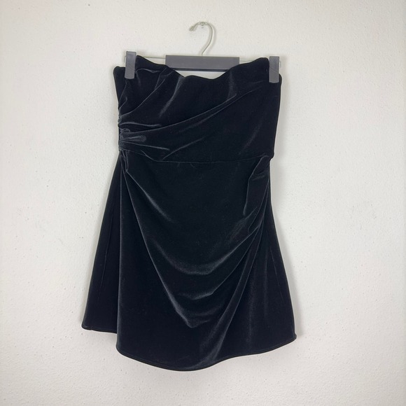 The Bar Dion Strapless Velvet Mini Dress in Black Size 8 - Picture 2 of 6